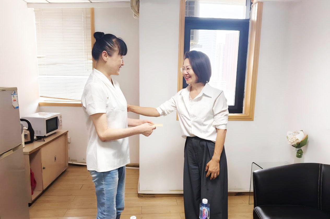 吕晓华陈勇走访慰问.jpg