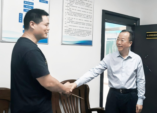 李纪平陈勇走访慰问.jpg