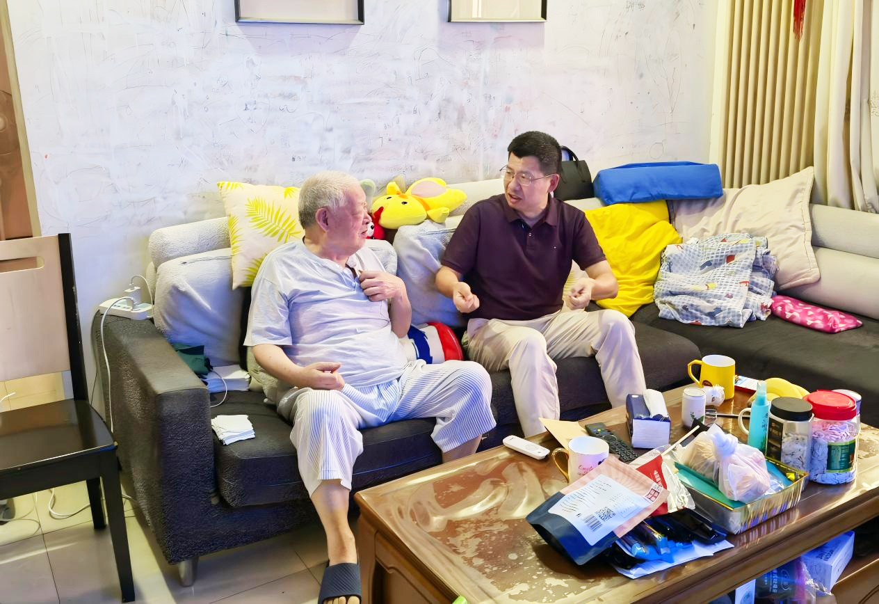 金颂陈勇走访慰问.jpg